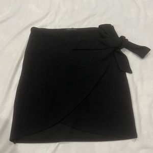 KENDALL & KYLIE black wrap mini skirt NEVER WORN